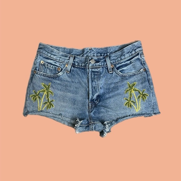 Levi’s 501 High Waisted Button Fly Jean Shorts with Embroidered Palm Tree Sz 29 - Picture 2 of 10